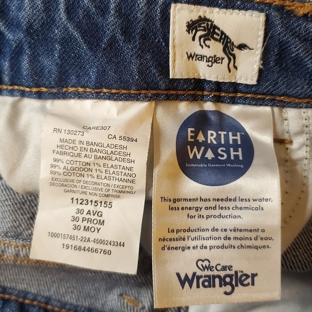 NWT Wrangler Women's Seaside High Rise A-Line Cutoff Shorts - Picture 13 of 14